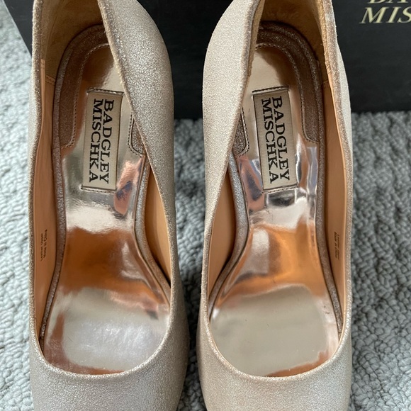 Badgley Mischka Vixen Pumps in Platinum - Picture 5 of 7